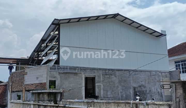 Warehouse Suitable for Sukajadi Wing Business Strategic