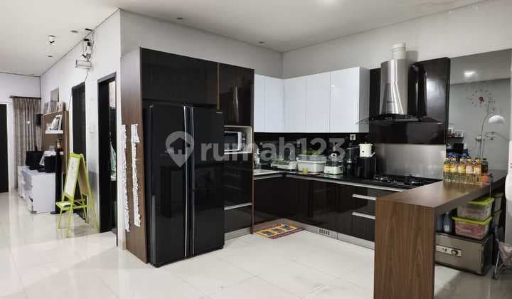 Rumah Minimalis Nyaman di Taman Kopo Indah 2