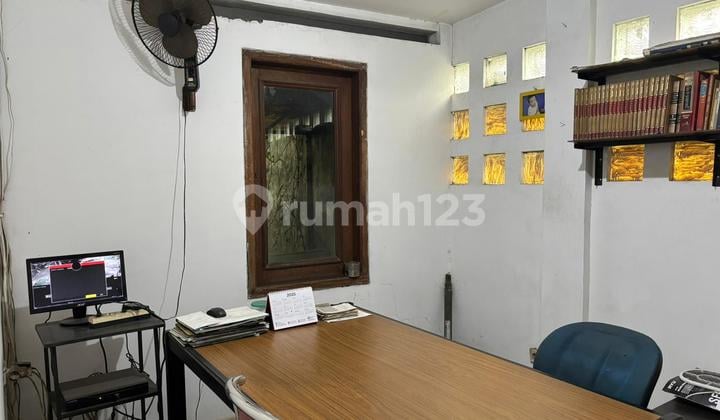 Pabrik Plus Kantor Lokasi Strategis di Kebon Kopi