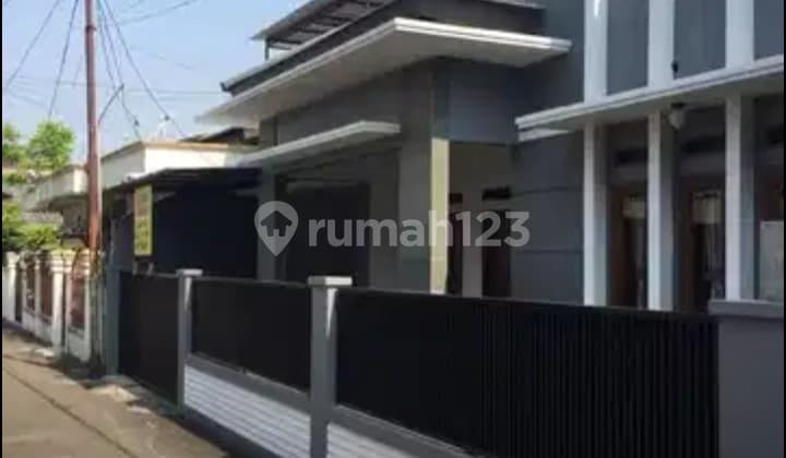 Rumah Tinggal, Baru Di Renovasi 2025, Seperti Baru Di Dalam Komplek Di Jl Siaga, Pejaten Barat Pasar Minggu Lokasi Sangat Strategis +/- 100 Meter Dari Jalan Raya Pasar Minggu Bebas Banjir Lingkungan Sangat Nyaman Dan Aman Keamanan 24 Jam