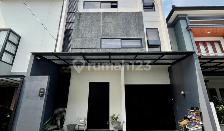 Modern Style House Dalam Townhouse Di Lebak Bulus