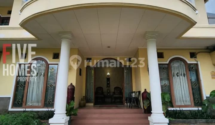 Affordable House in Kebayoran Baru Gandaria with Large Land