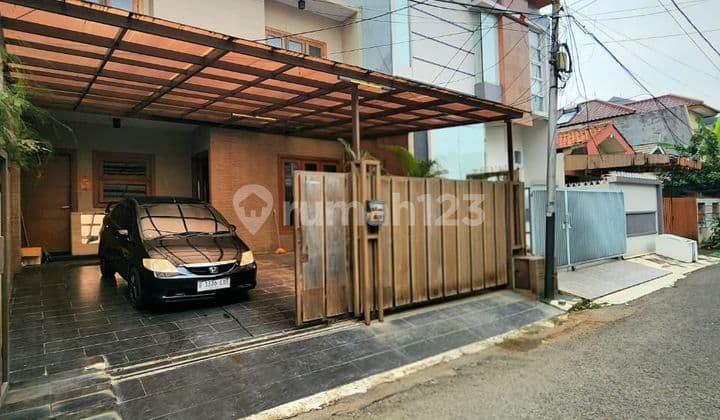 Rumah Murah Jarang Ada, Hanya Hitung Tanah !!!Rumah Bagus 2 Lantai Siap Huni Lingkungan Tenang di Pondok Indah