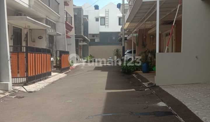 Rumah Termurah Rumah Sangat Terawat, Siap Huni di Dalam Cluster di Srengseng Sawah, Jagakarsa, Jakarta Selatan Bebas Banjir Keamanan 24 Jam One Gate System Lingkungan Sangat Nyaman dan Aman