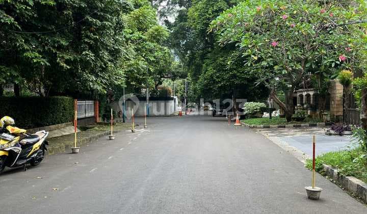 Rumah Lama Hitung Tanah Di Menteng Lokasi Strategis Dekat Taman Suropati Taman Lembang Dan Tmpt Ibadah Masjid Sunda Kelapa.