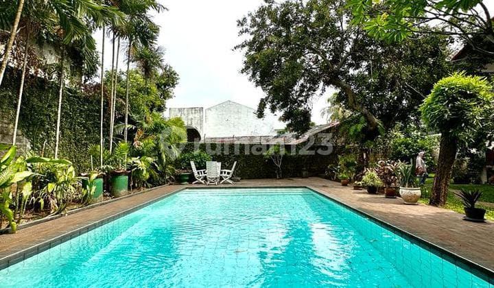 Dijual Rumah di Kemang Area Lokasi Asri dan Tenang Tdk Banjir