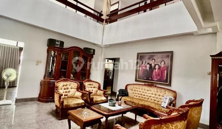 Dijual Rumah di Widya Chandra Area Elit Dkt Scbd, Hitung Tanah