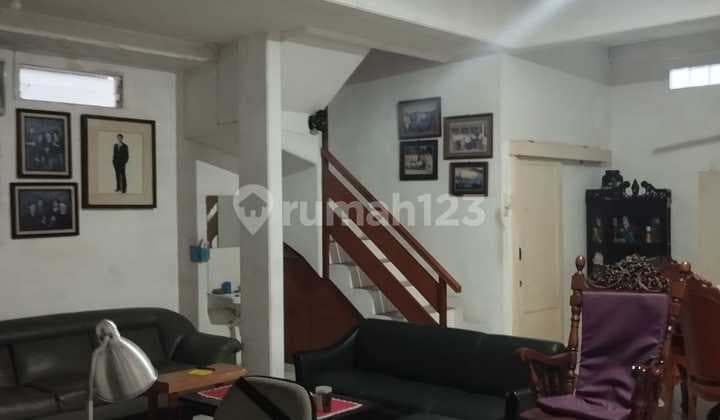 Dijual Rumah di Menteng Strategis ,Hunian Tenang dan Tdk Banjir