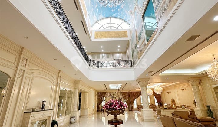 Dijual Rumah Super Mewah di Kebayoran Baru Ala Istana Inggris