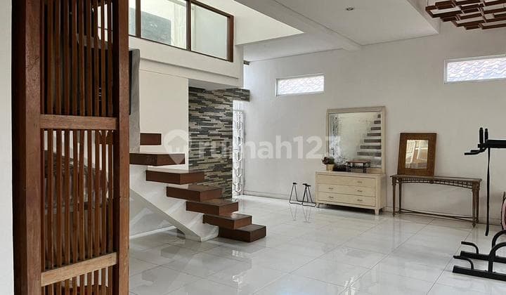 Dijual Rumah di Cilandak Barat, Strategis Dekat Pim dan St MRT