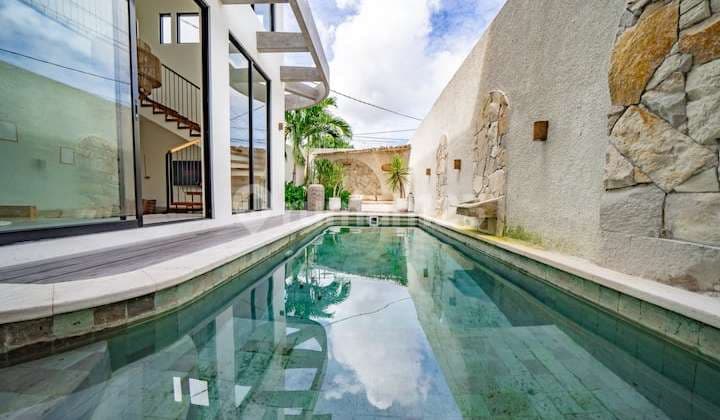 Leasehold Villa Tropic Seminyak 3 Bedroom Furnished