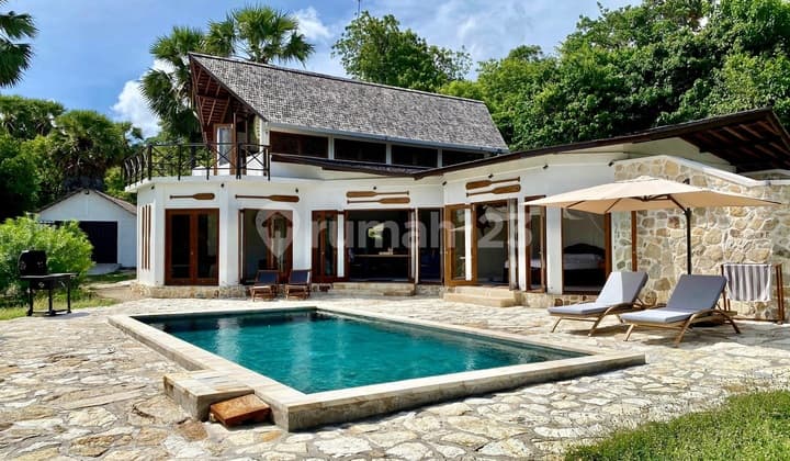 Wonderful Beachfront Villa Rote Ndao Pantai Sanama East Nusa Tenggara