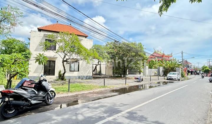 For Sale: Land with a Bonus Building in Sesetan, South Denpasar