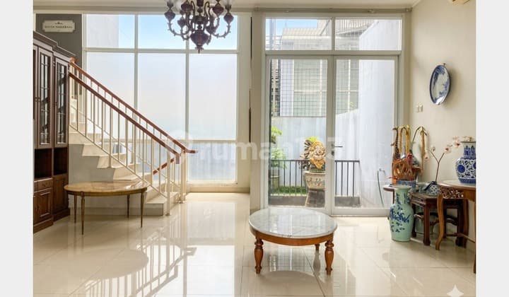 Rumah Strategis Dekat Taman di Bintaro Tangsel Gb-15745