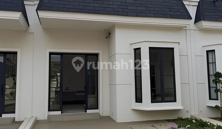 Rumah Strategis Dekat Akses Stasiun Sudimara di Ciputat Lr-18052