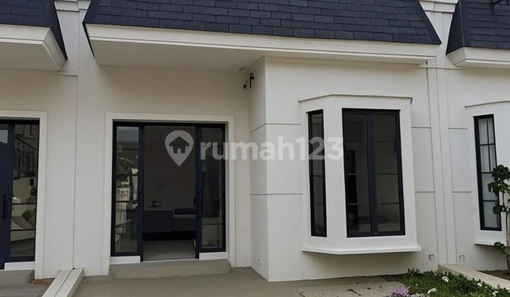 Rumah Strategis Dekat Akses Stasiun Sudimara di Ciputat Lr-18052
