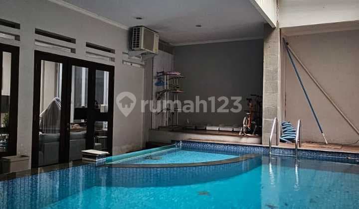 Rumah Strategis dg Swimming Pool di Bintaro Tangsel LR-17250