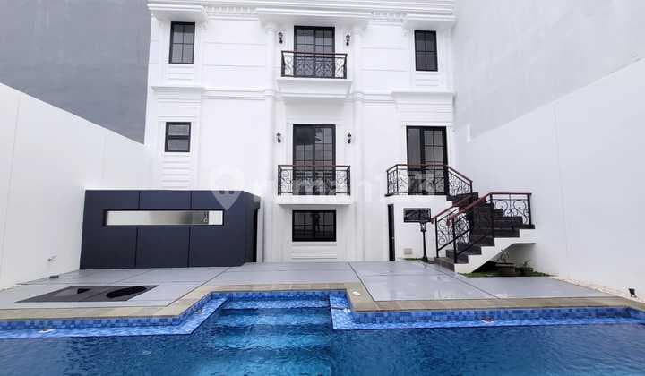 Rumah Strategis Ada Swimming Pool di Bintaro Tangsel Lr-10457