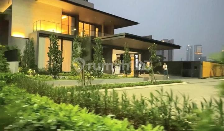Rumah Strategis Dg Kolam Renang di Navapark Bsd Tangsel Rn-17184