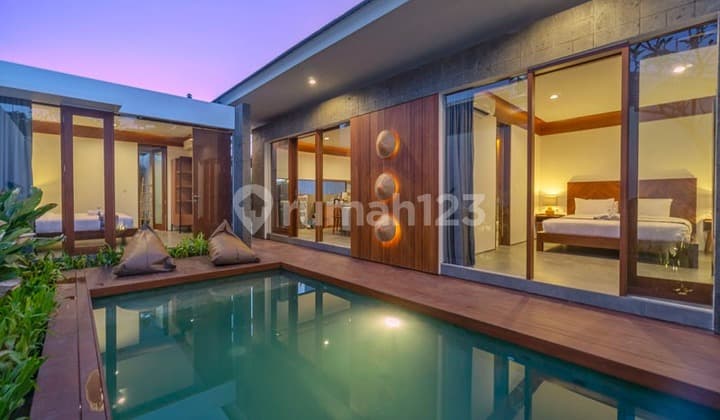 Private Villa di Lingkungan Tenang