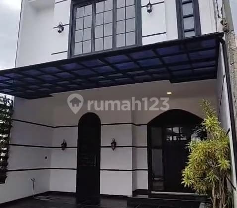Rumah 3 Lantai Area Kejaksaan Dekat Jakarta Barat