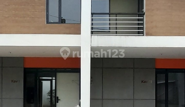 Rumah 2 Lantai Area Karang Tengah Dekat Meruya