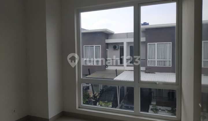 Rumah 2 Lantai Area Graha Raya Dekat Pasar Modern
