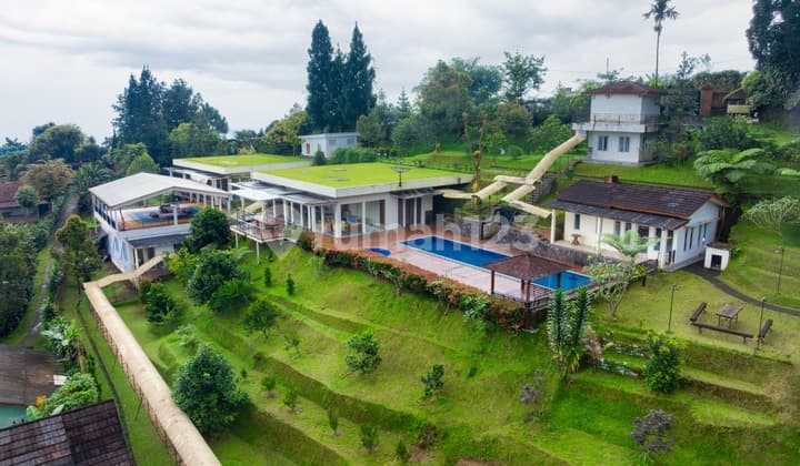Dijual Villa Bogor dengan View Gunung Lembah dan City Tercantik