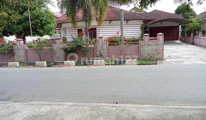 Rumah Cantik Banda Aceh Pinggir Jalan Besar Cocok Untuk Usaha Cafe Klinik
