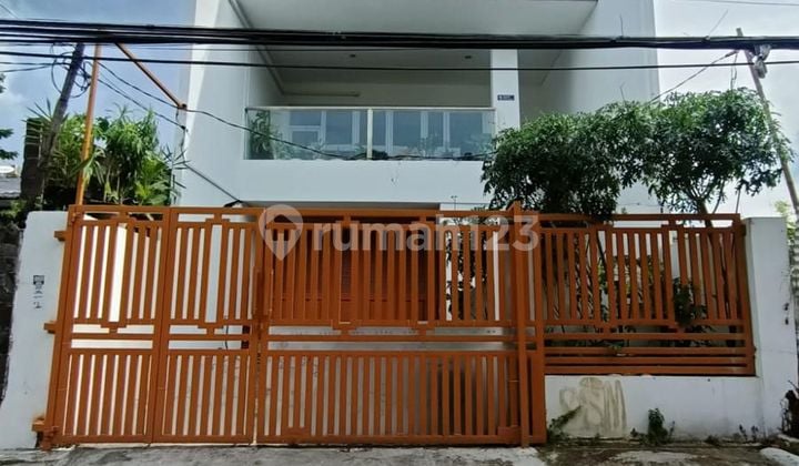Rumah Cantik Menteng Wadas Semi Furnish Siap Huni