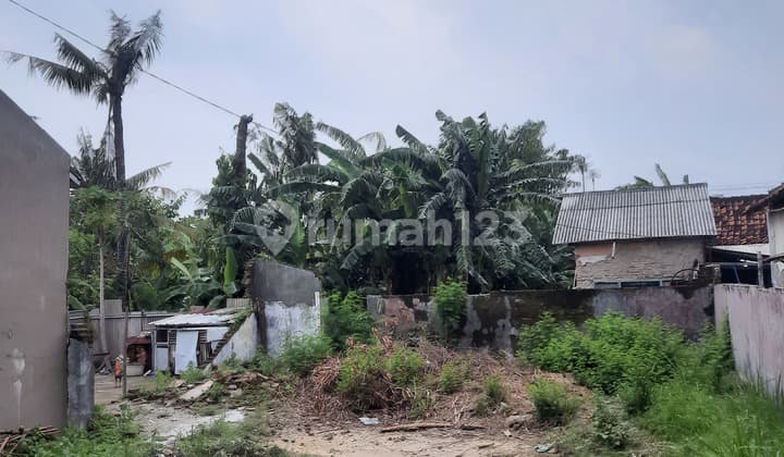 The land is suitable for rental houses and boarding houses in the Petarukan market.