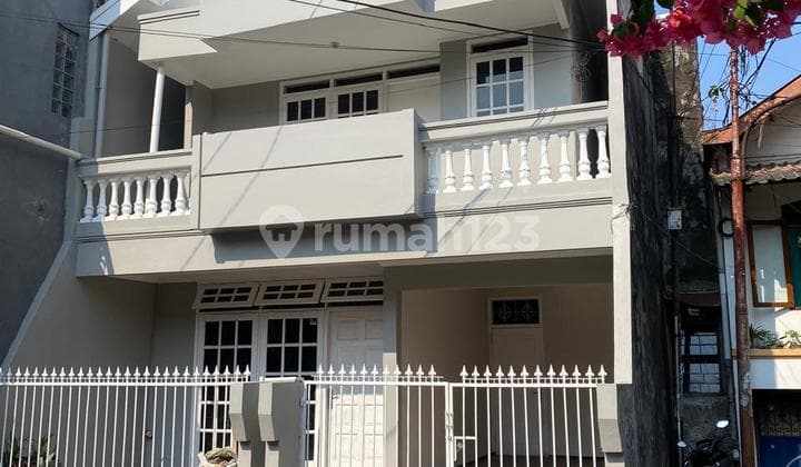 Di Jual Cepat Rumah Di Palmerah Jakarta Barat Siap Huni Full Renov