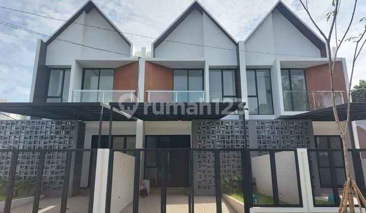 DIJUAL CEPAT RUMAH BARU MODEL MODERN MINIMALIS LOKASI STRATEGIS DI GRIYA LOKA BSD