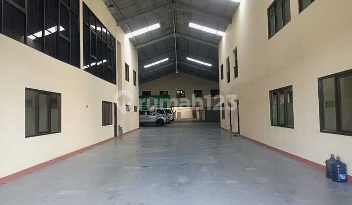 Gudang Kantor Strategis 1.420 M2 SHM di Soreang