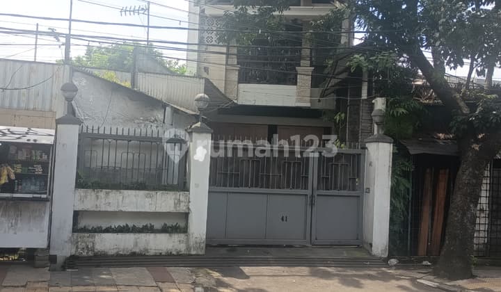 Strategic House on the Side of Jakarta Antapani Canal Highway