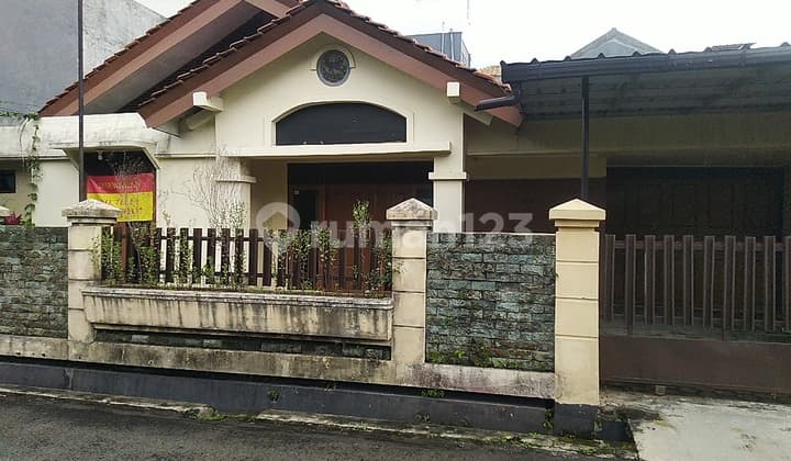 Dikontrakkan....Cocok untuk Rumah Tinggal Atw Kantor di Turangga