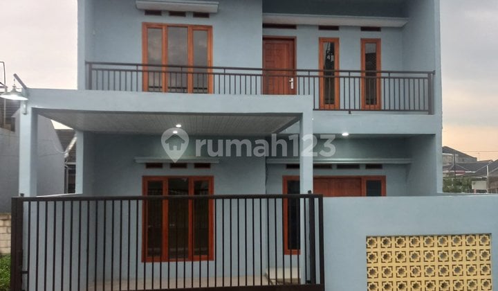 Rumah Minimalis 2 Lantai Bangunan Baru di Cibiru