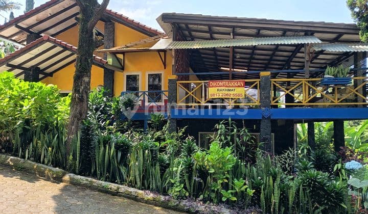 Rumah Villa Dikontrakkan Di Villa Istana Bunga Lembang