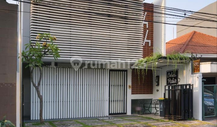 Rumah Usaha Strategis Manyar Jaya Ready Siap Pakai
