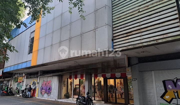Rumah Area Komersial Pusat Kota Solo Jl Slamet Riadi Solo