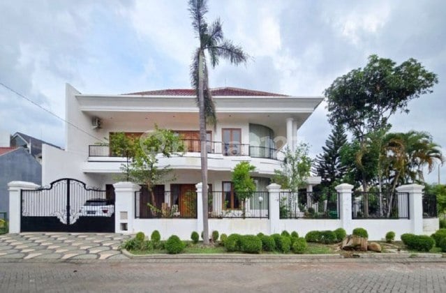 Rumah Araya Tahap 1 Strategis, Siap Huni, Boulevard Fully Furnished, Marmer, Kayu Jati