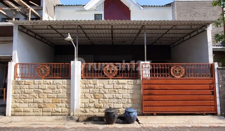 Rumah Kos Mulyosari Utara Strategis, Aktif, Fully Furnished, Baru Renovasi, Row Jalan 2 Mobil
