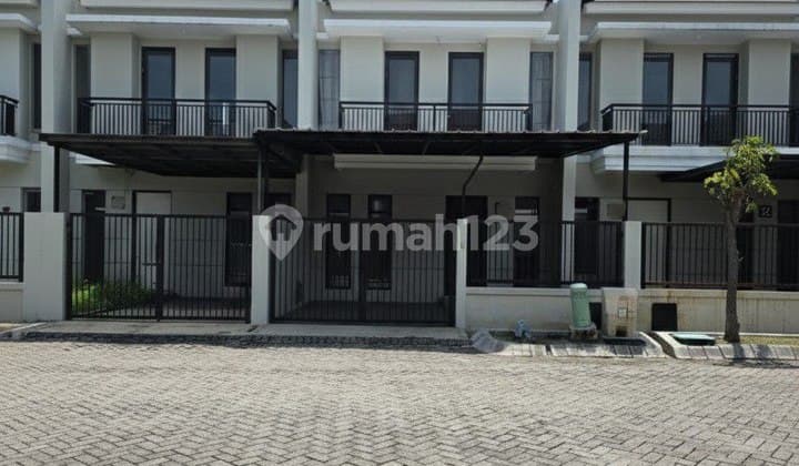 Rumah Pondok Tjandra Sidoarjo Almunium Kanopi
