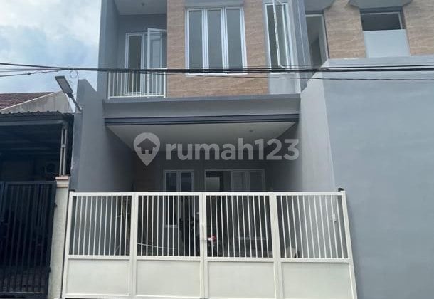 Tjandra Sidoarjo Cottage New Minimalist 2 Story House