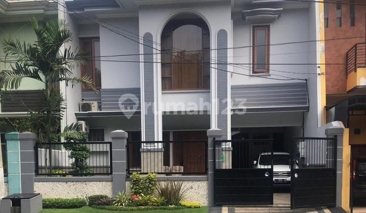 Rumah Babatan Pratama Wiyung Strategis 2 Lantai
