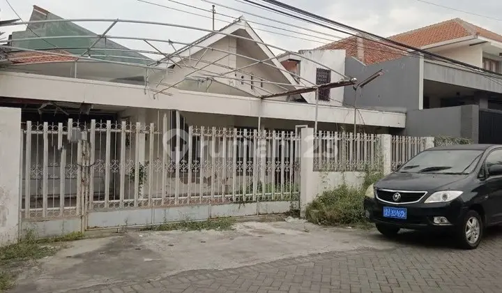 Translated to English: "Calculated Land House Mojoarum Near Unair, Dharma Husada, Gubeng Suitable for Boarding, Strategic Near the Main Road, Not a Dead End"