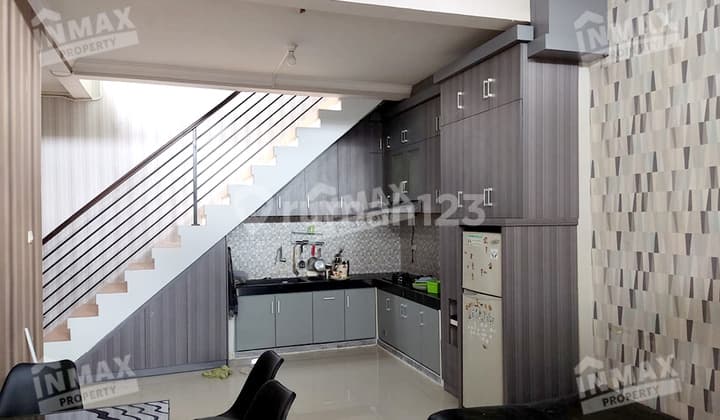 Dijual Murah Rumah Minimalis 2 Lantai Full Perabot di Taman Sulfat