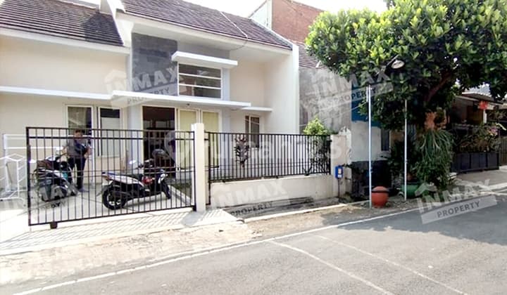 Dijual Murah Rumah Minimalis Halaman Depan Luas di Sawojajar