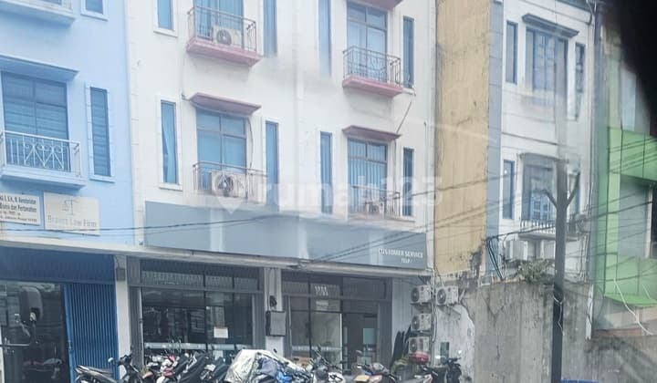 Ruko 4 Lantai Siap Pakai Cocok untuk Usaha & Kantor di Pinggir Jalan Raya di Cideng Jakarta Pusat