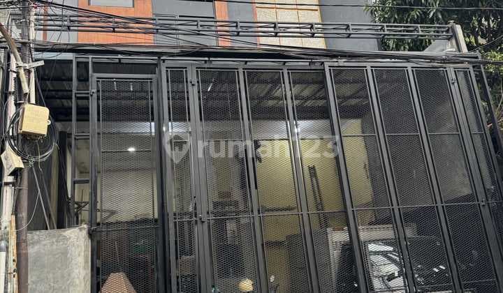 Rumah Cantik Minimalis 2 Lantai Hadap Timur Furnish Lengkap di Duta Mas Jakarta Barat
